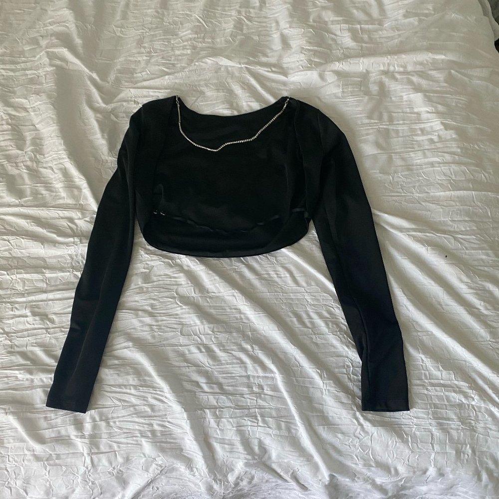 Adika open back black long sleeve crop top